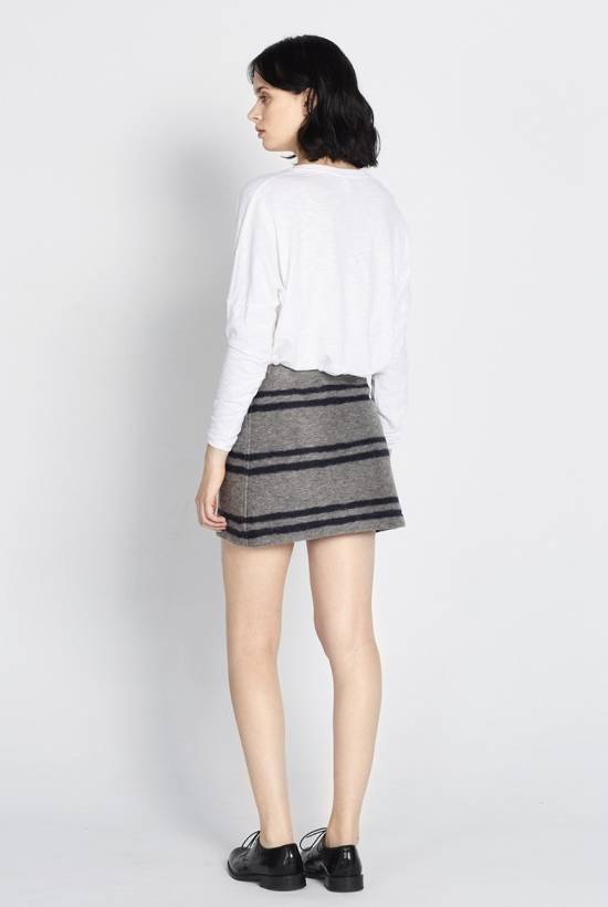Line Skirt
