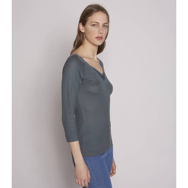 Silk Ribbed V-neck T-shirt