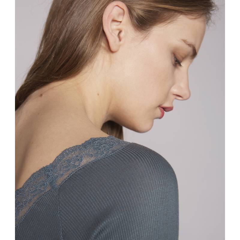 Silk Ribbed V-neck T-shirt