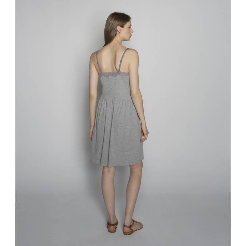 Vestido Gris Puntilla